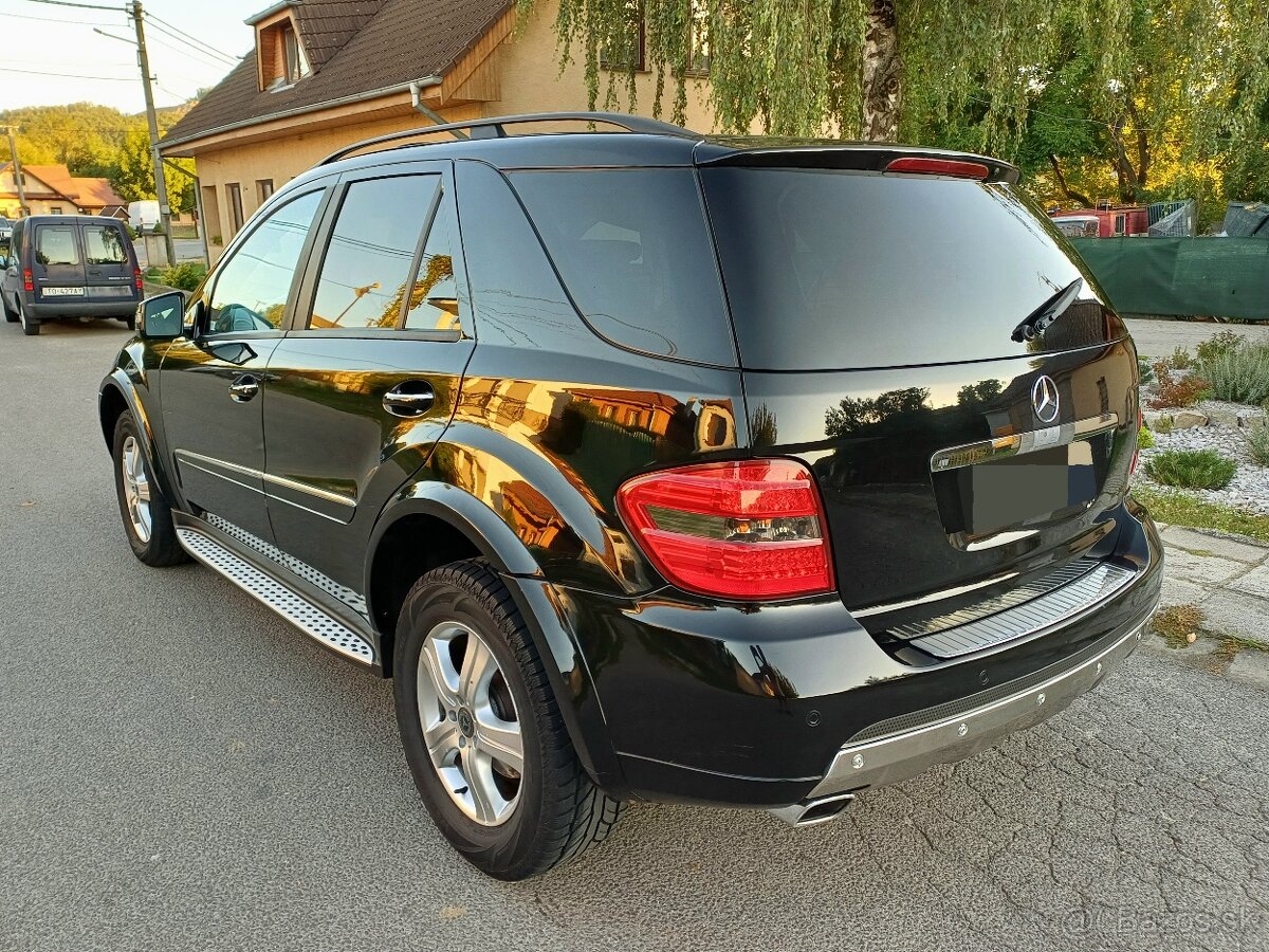Mercedes Benz M-Trieda ML 320CDi 165KW 4-Matic 7-A/T SUV