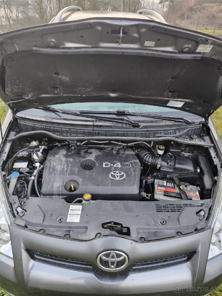 Toyota Corolla Verso - 4