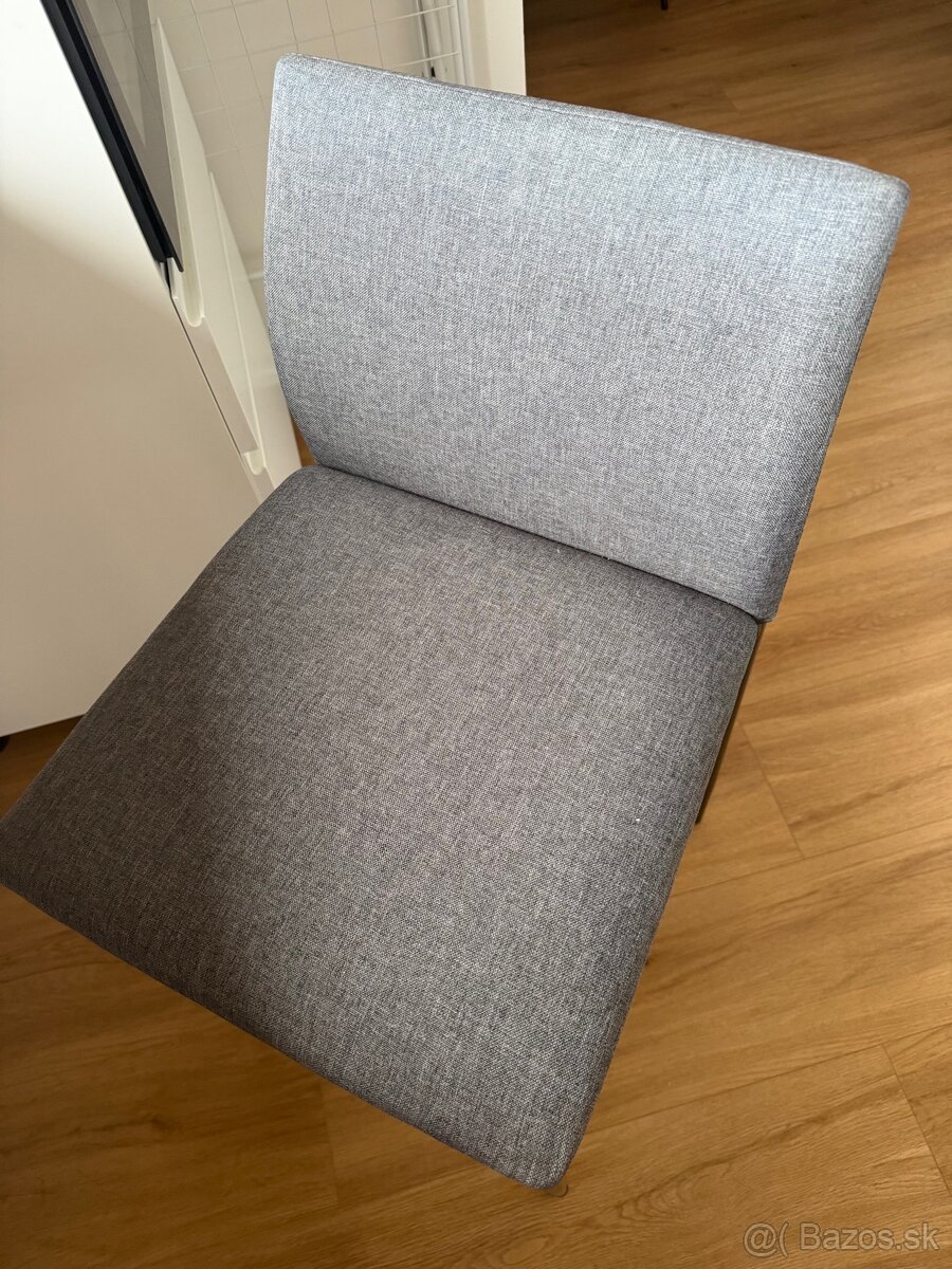 Predam barovu stolicku - 4