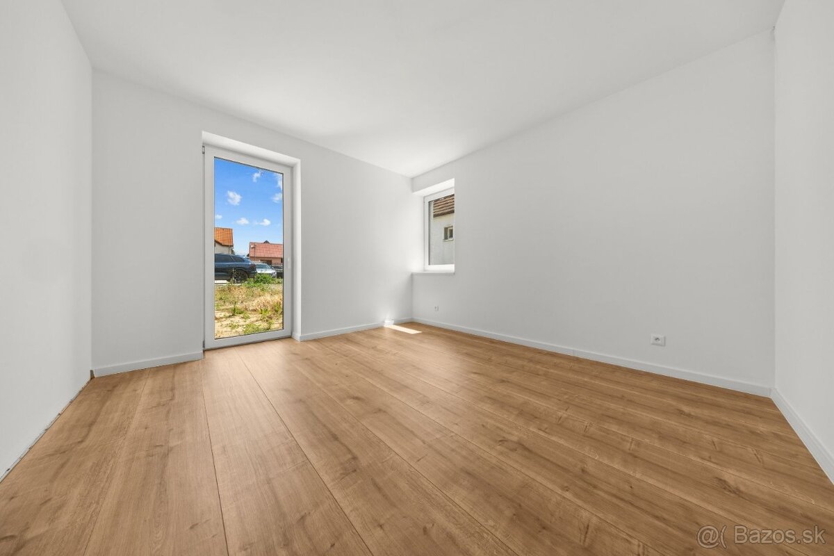 Priestranný 3-izbový byt v obci Viničné na predaj - 4