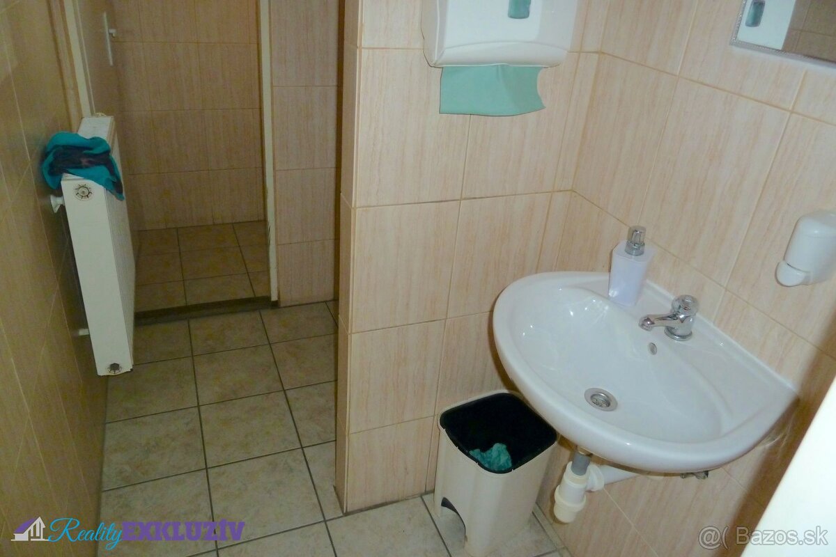 Na predaj budova v centre mesta Lučenec - 4