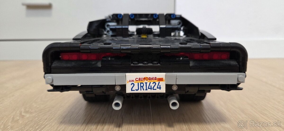 Lego Technic Dom's Dodge Charger 42111 - 4