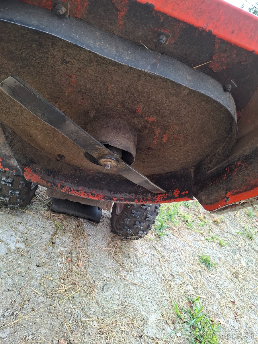 Kosačka na vysoku travu a kroviny - 4