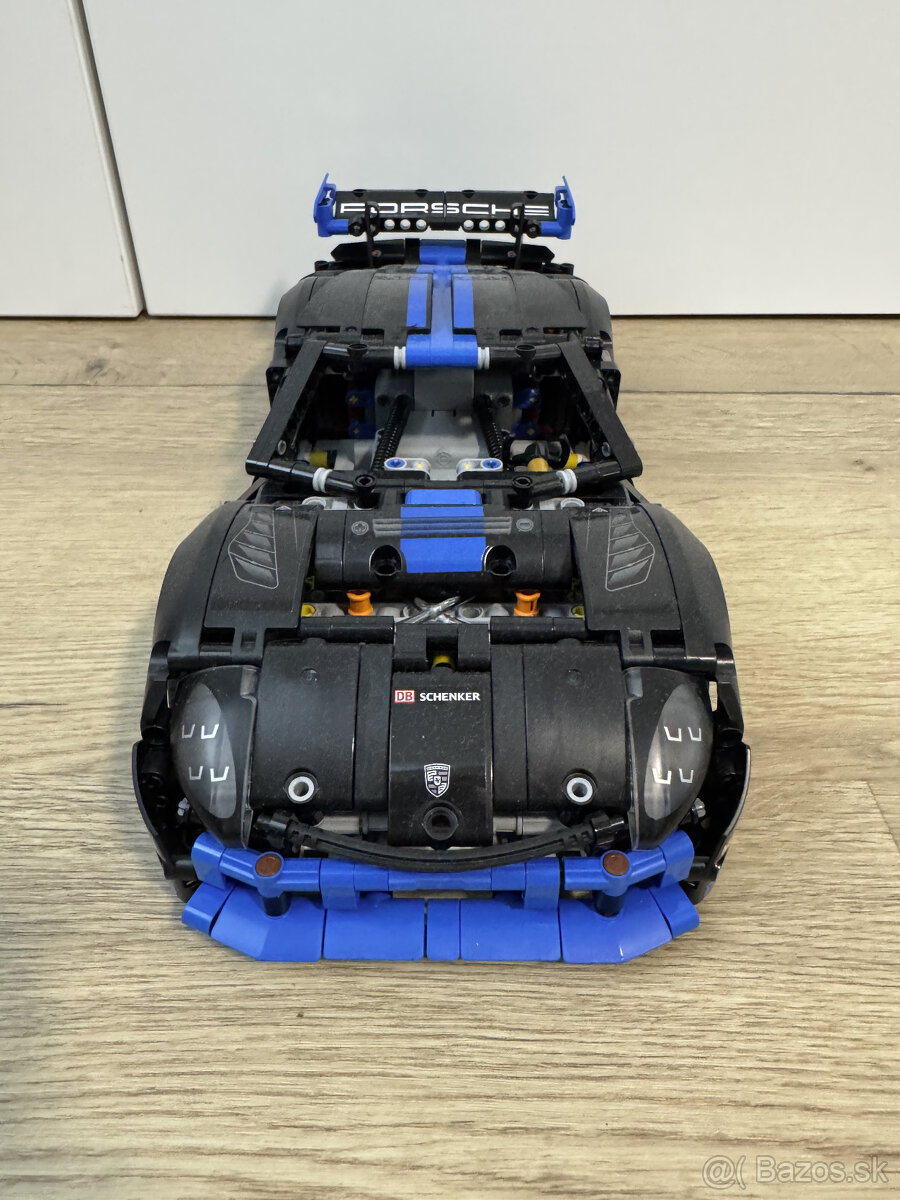 Lego Technic 42176 Porsche GT4 e-Performance - 4