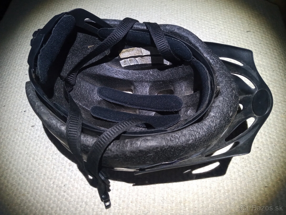 cierno-modro-siva cyklisticka prilba Longus - 4