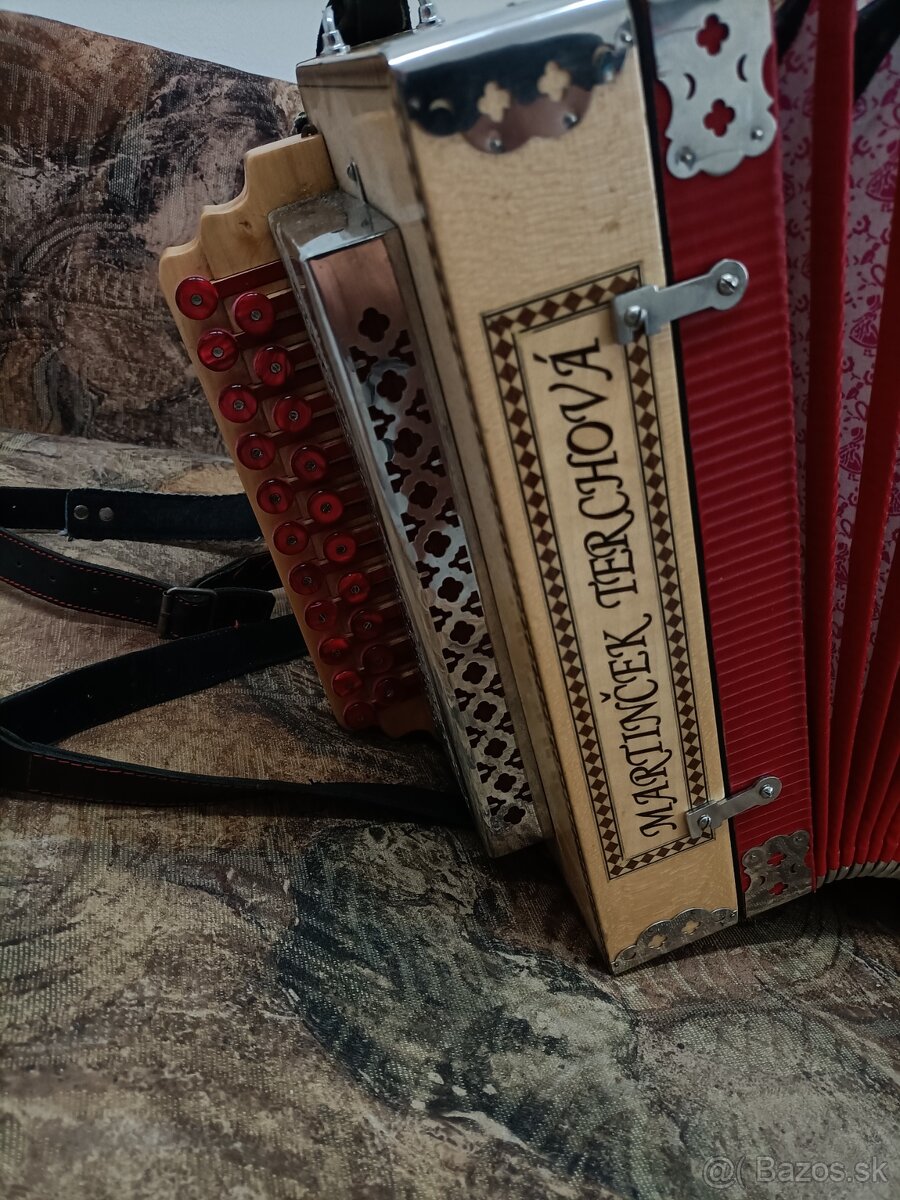 PREDÁM HELIGÓNKU - 4