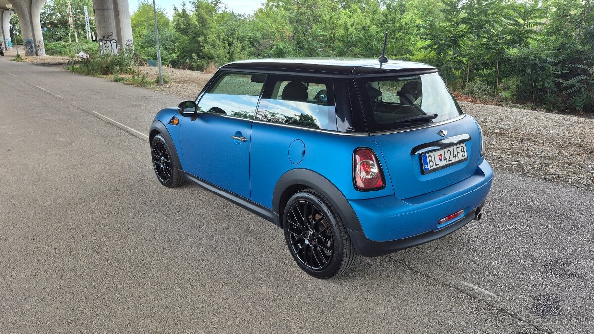 Mini Cooper 1.6 i 90kw M6 mozna vymena - 4