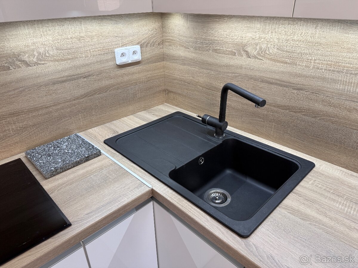 EXKLUZÍVNE NA PREDAJ 2-IZBOVÝ BYT , KROMPACHY - 4