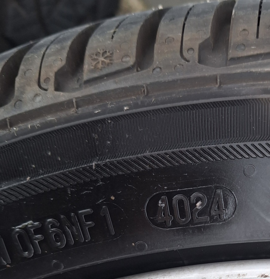 zimní pnematiky 195 45 17 - 4