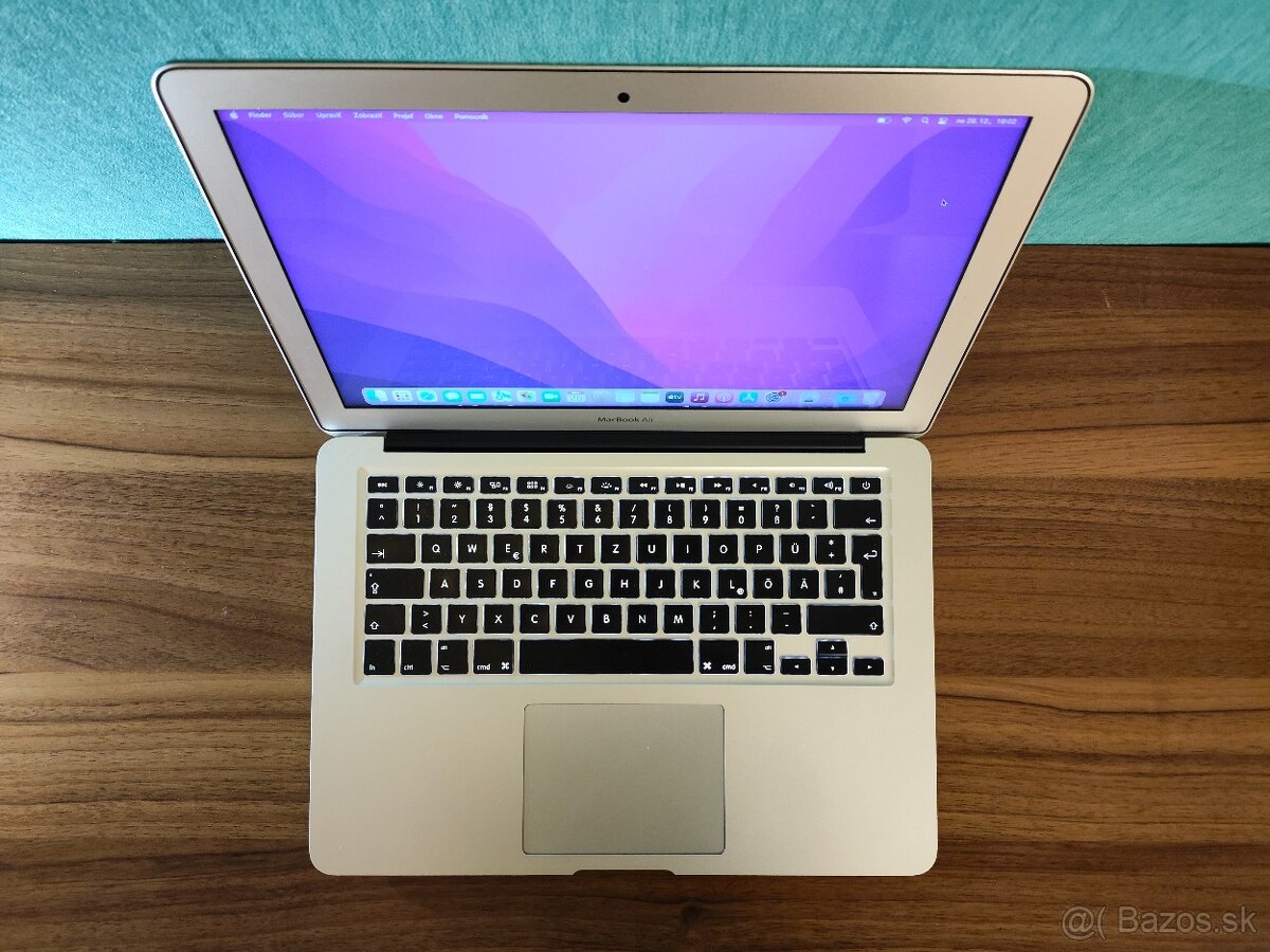 Apple MacBook Air A1466 (2017) –Intel i5 | 8 GB RAM |128 GB - 4