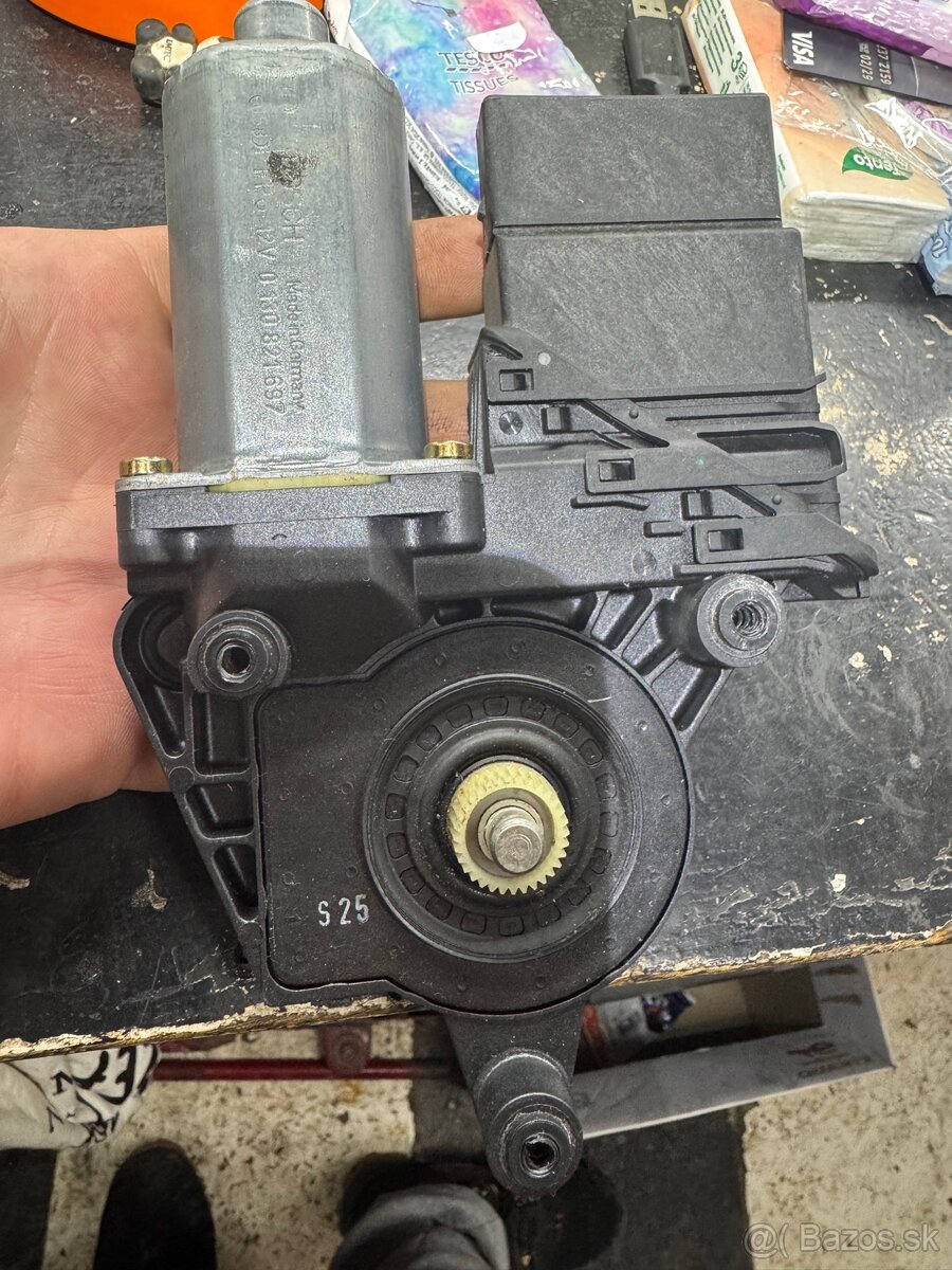 Motorček Passat b5,5 - 4