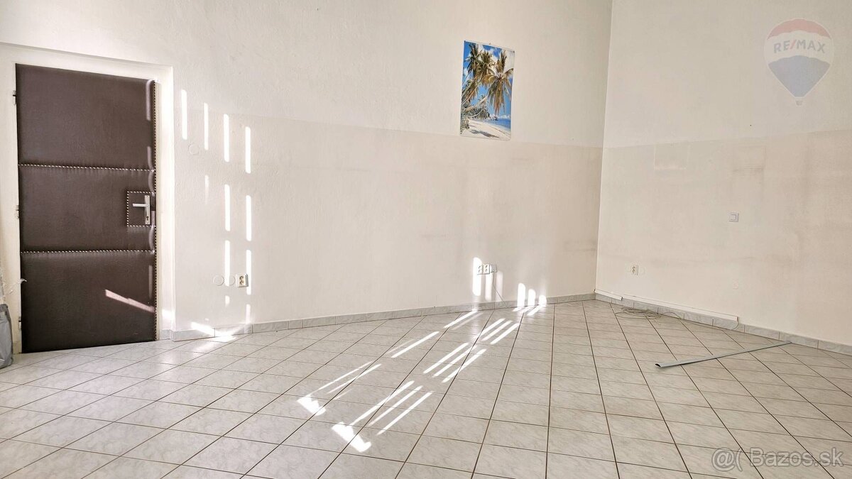 Prenájom 63 m2 komerčného priestoru “ambulancia“, ul. Farská - 4