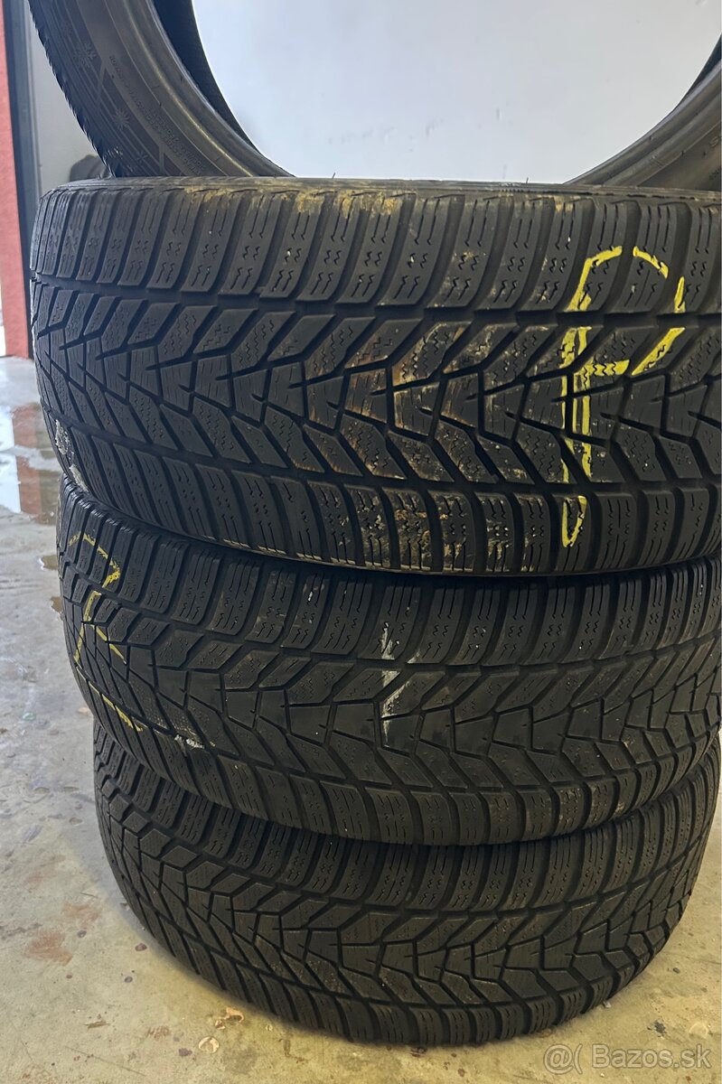 Zimné gumy Hankook 225/45 R18 - 4