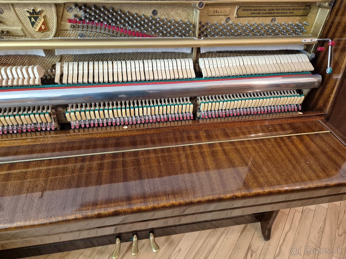 Predam klavir PETROF - 4