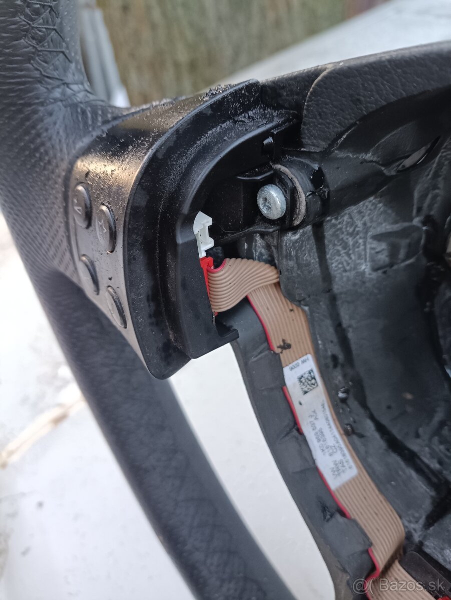 Predám multifunkčný volant vw group - 4