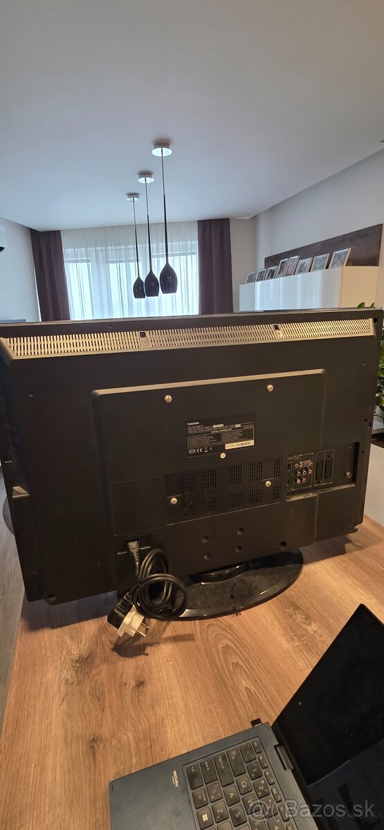 Toshiba Regza (32AV615DB) - 4