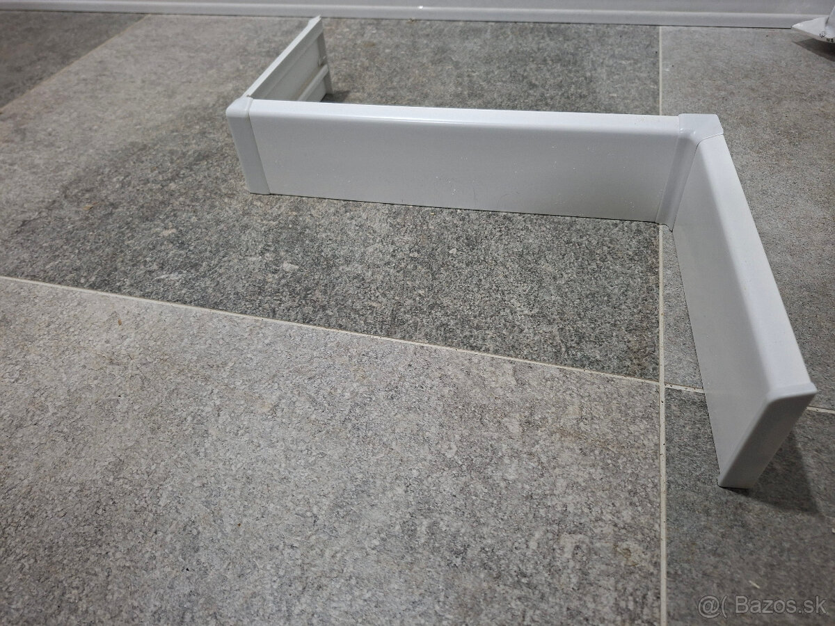 Predám biele kompozitné soklove lišty - 4