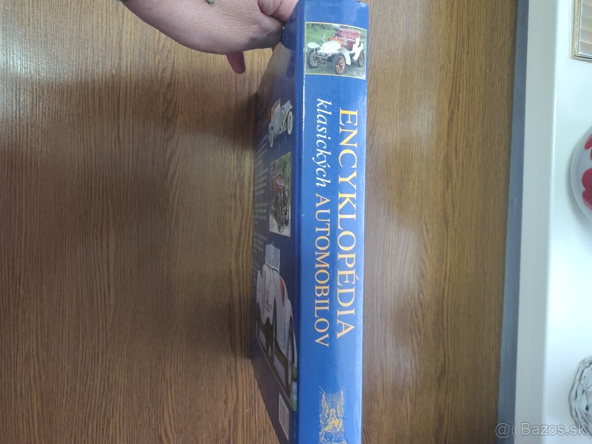 ENCYKLOPÉDIA KLASICKÝCH AUTOMOBILOV - 4