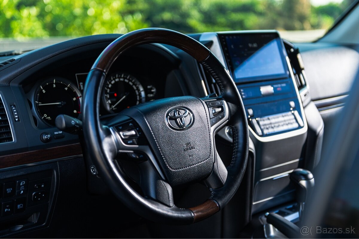 Toyota Land Cruiser 200