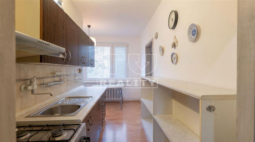 4-izbový byt s dvomi balkónmi - 4