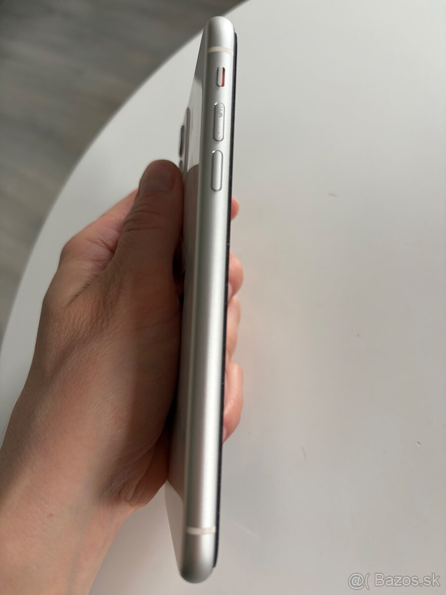 Apple iPhone 11 64GB - 4