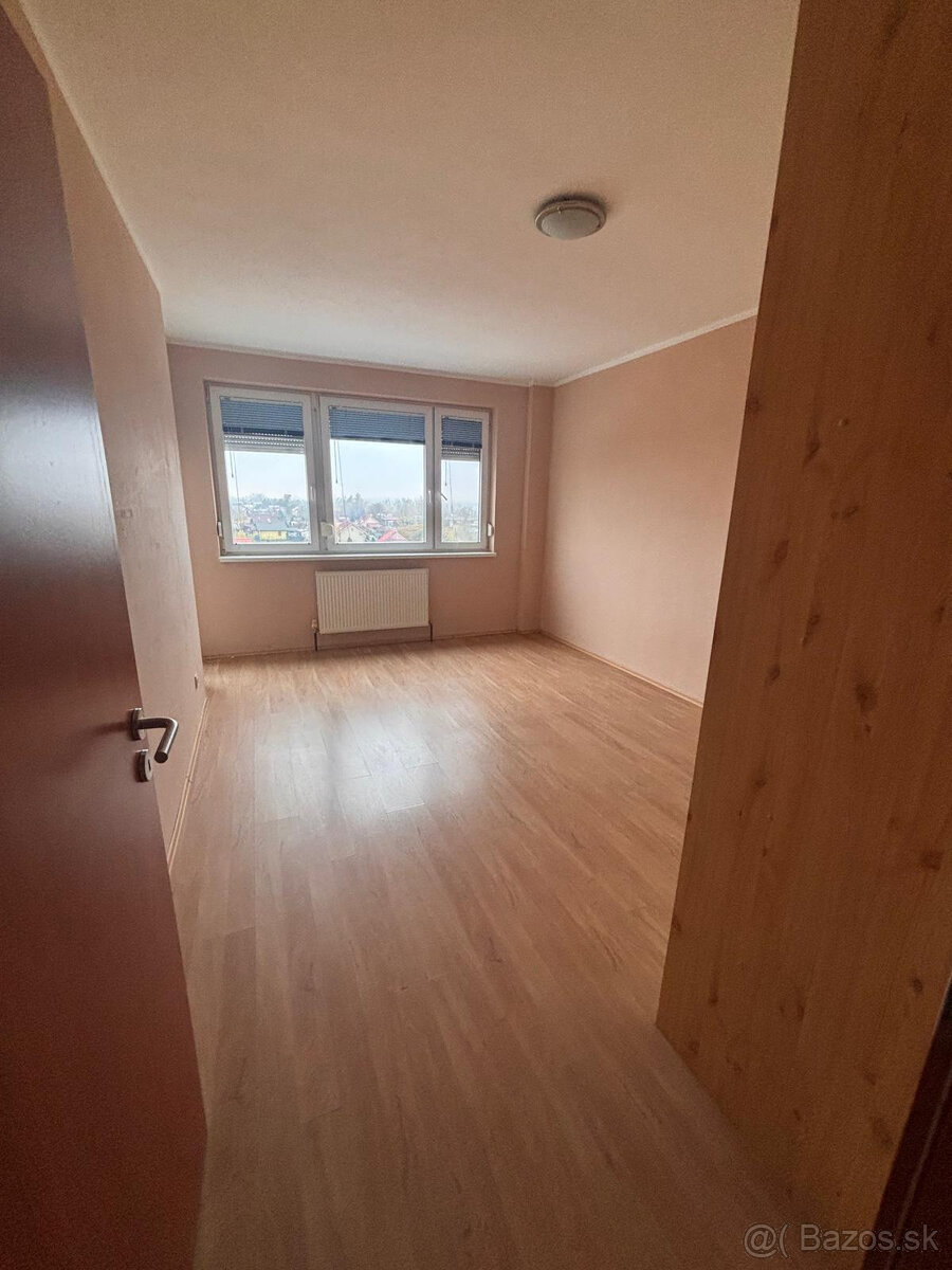 SENEC - NA PREDAJ 2 izbový byt s vlastným parkovaním, pri St - 4