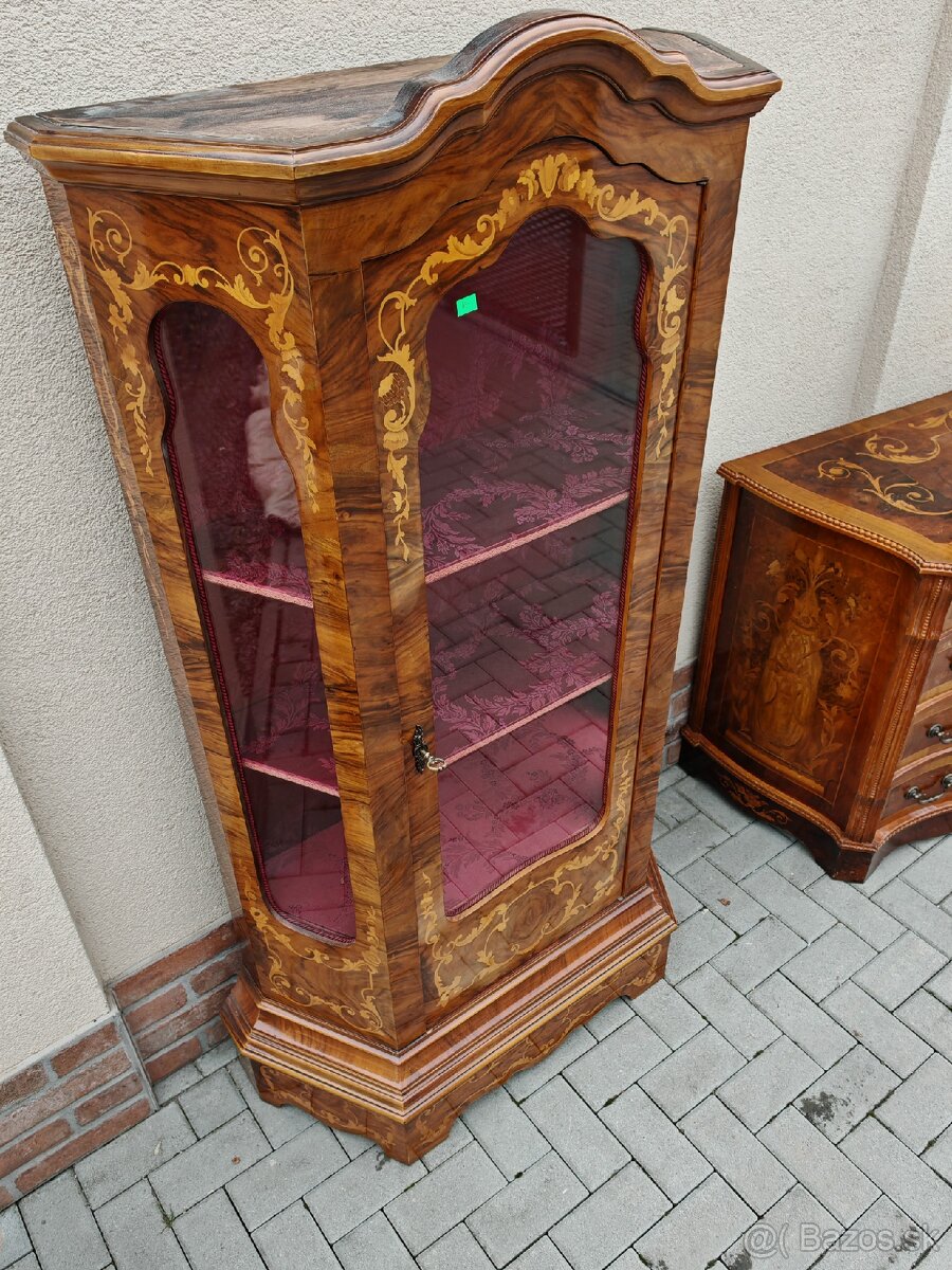 Intarzovaná vitrína - 4