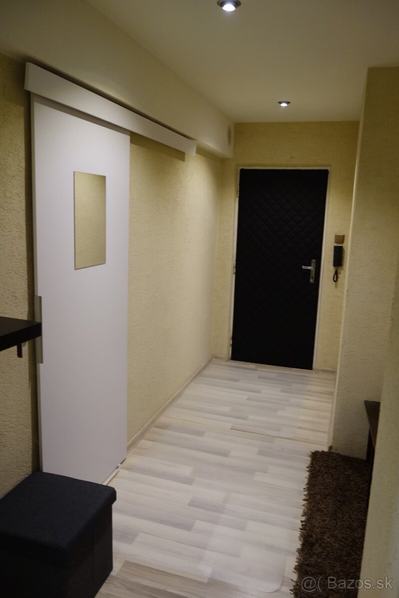 Prenájom nadštandartného1-izbového bytu v centre, B.Bystrica - 4