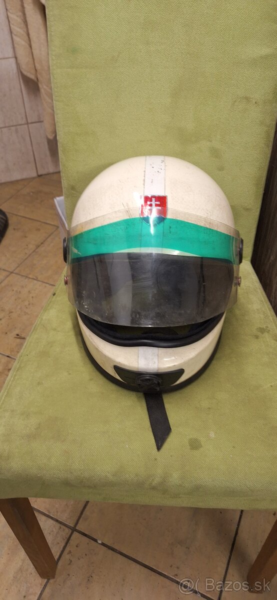 Policajná prilba casida. - 4