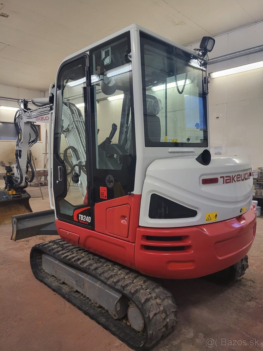 Takeuchi TB 240 - 4
