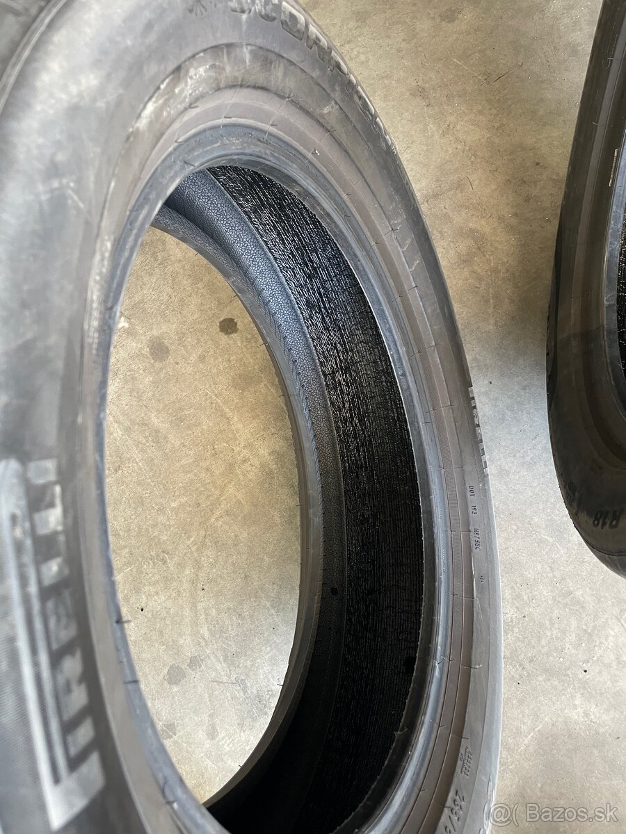 Pirelli scorpion 235/55r18 - 4