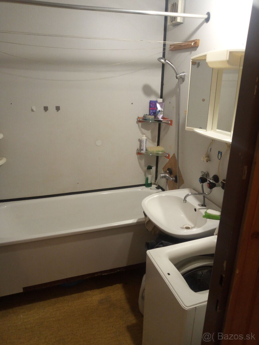 Trojizbový byt Liptovský Mikuláš, sídlisko Podbreziny - 4