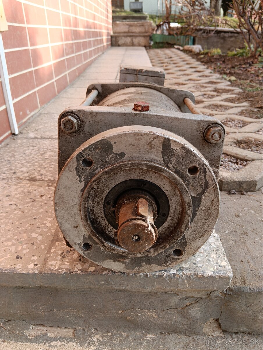 Elektromotor s prevodovkami - 4