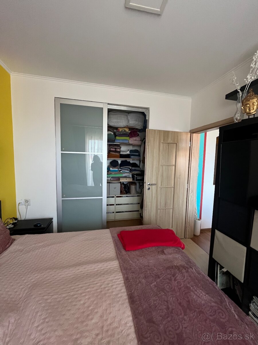 V Štúrove na predaj 4.izbový byt - 4