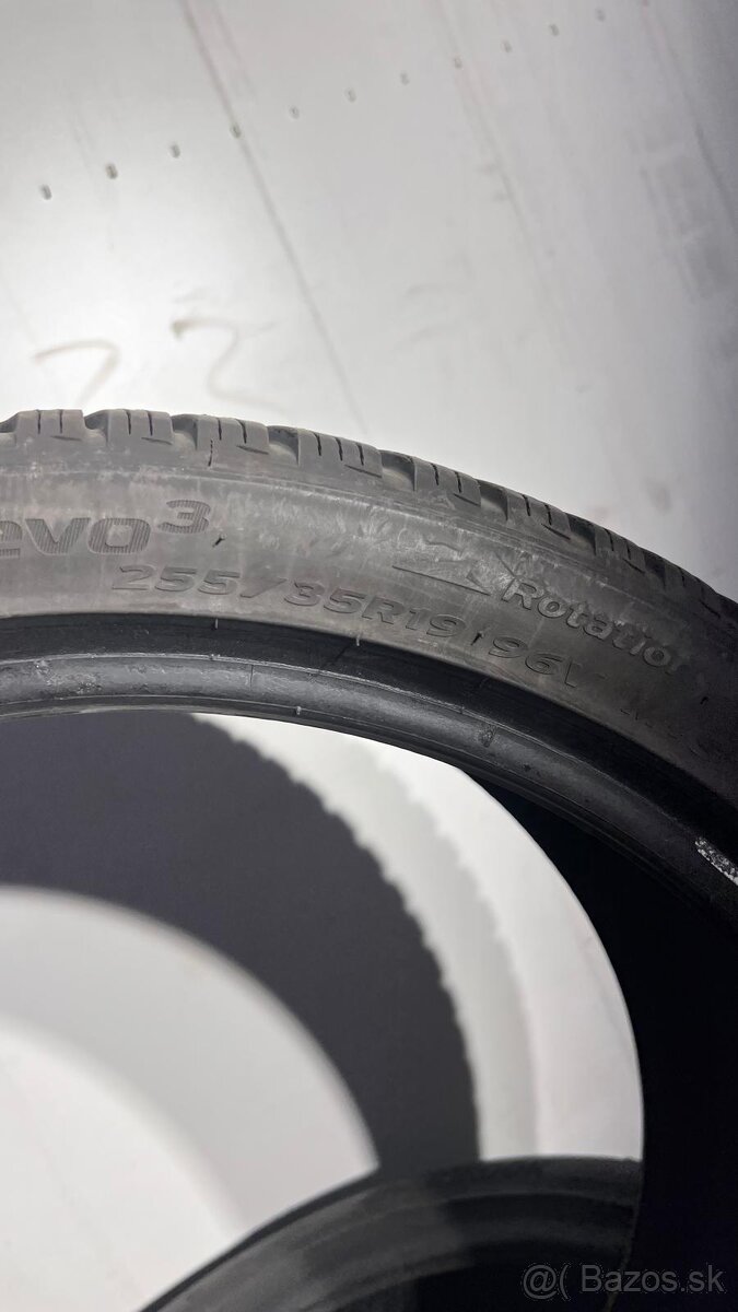 255/35r19 Hankook winter icept Evo 3 - 4