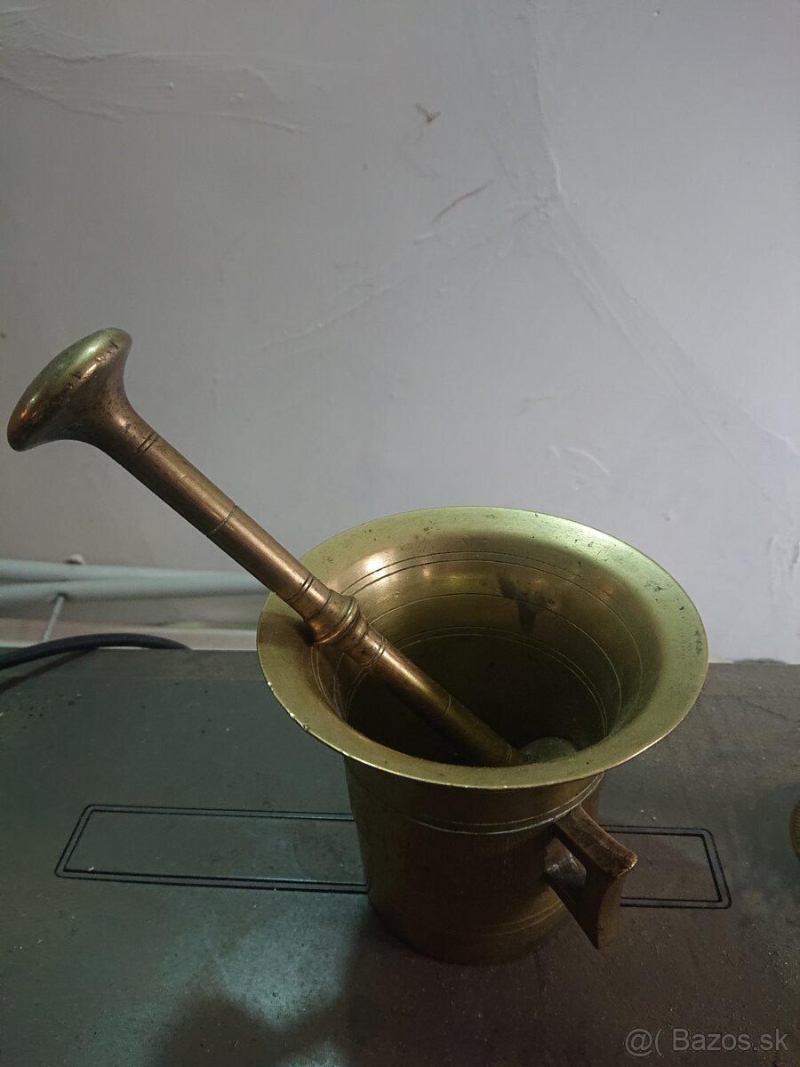 Rozne mosadzne predmety - 4