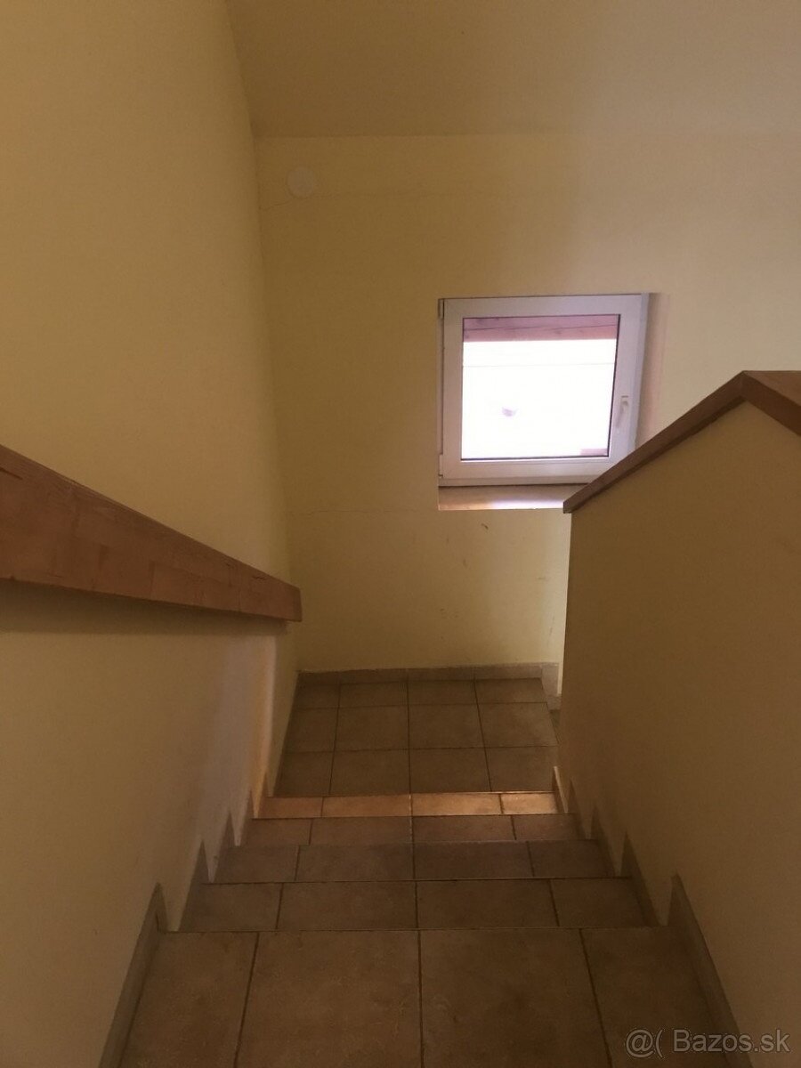 Ponúkam Vám do prenájmu kancelársky priestor na poschodí. - 4