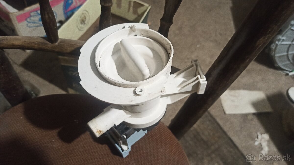 Prredám diely na práčku Ignis AWV 515 - 4