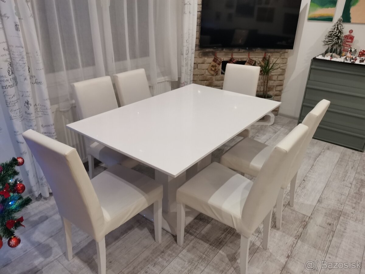 Jedalensky stôl a stoličky - 4