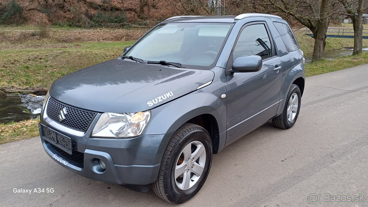 Suzuki grand vitara 1.6 benzín 3.dverova 4x4model 2009tažne - 4