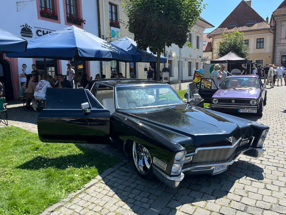 Cadillac deville coupe - 4
