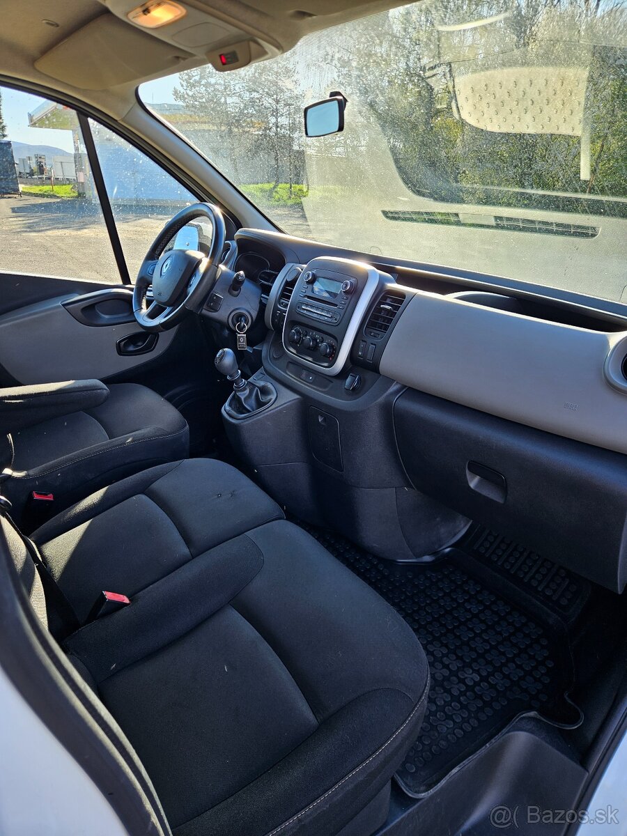 Prenájom 9 miestnej dodávky Renault Trafic - 4