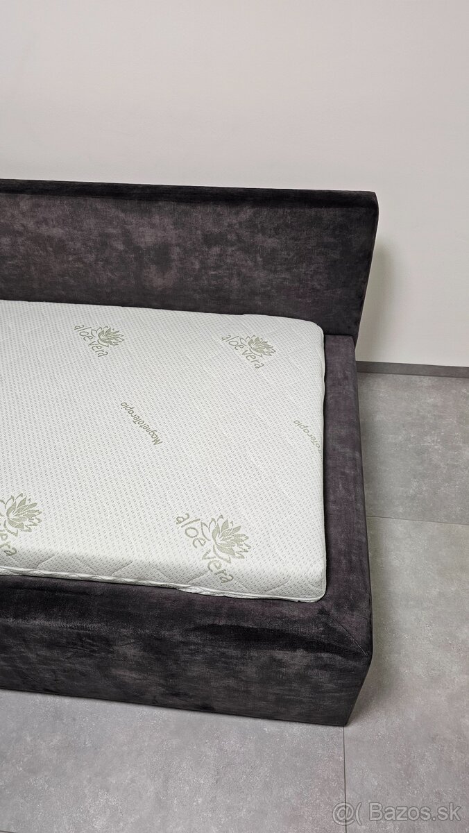 Kvalitná posteľ s úložným priestorom - 4