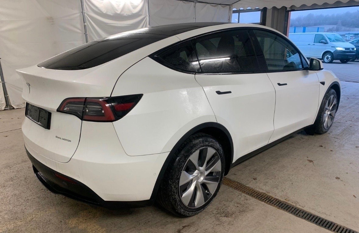 Tesla model Y long range dual motor - 4