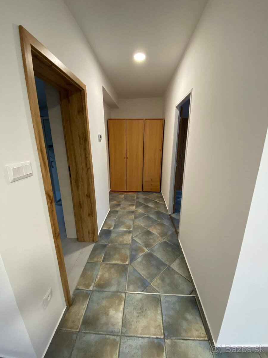 2 izbovy podkrovny byt, Sereď - 4