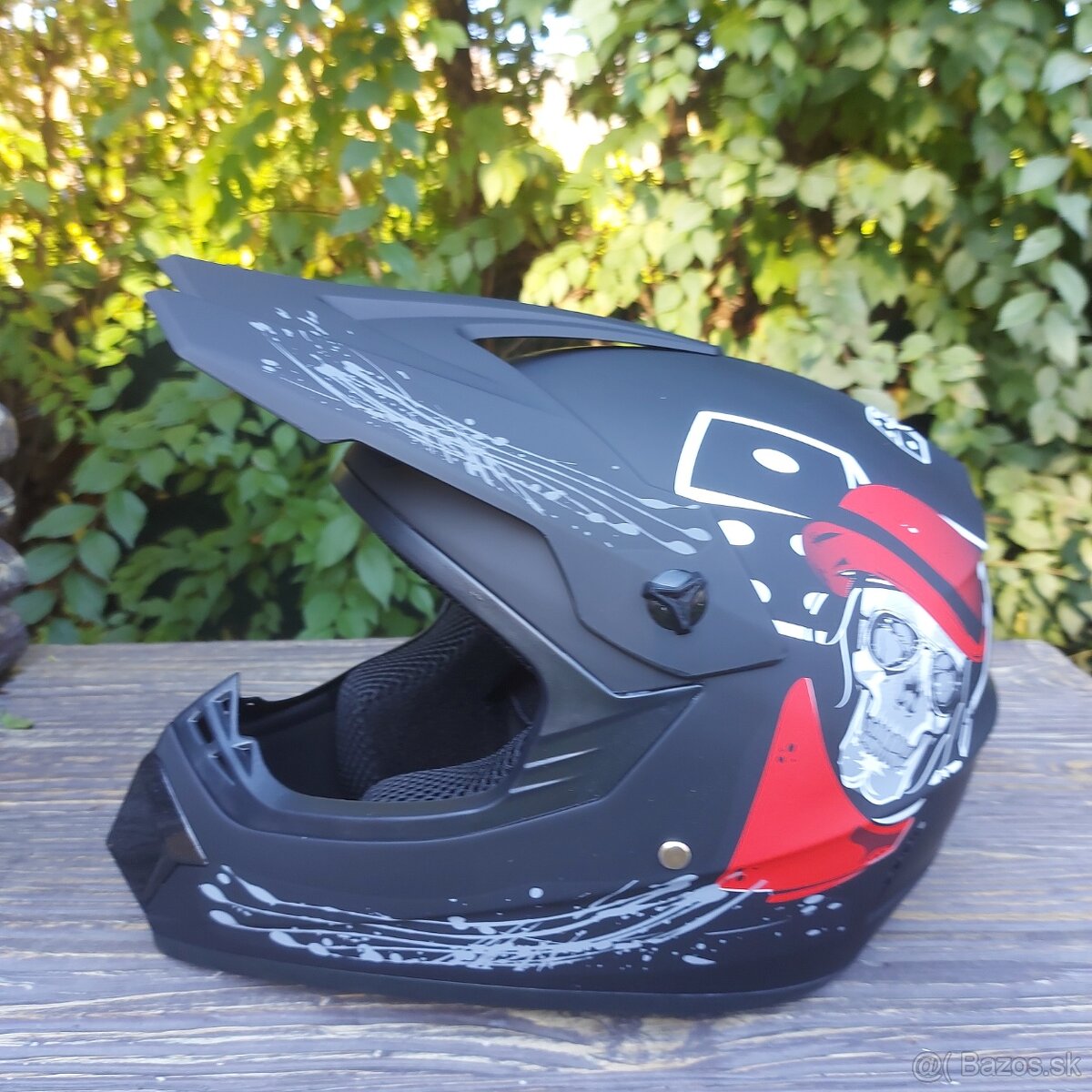 Predám novú nepoužitú prilbu veľkosť M - 4