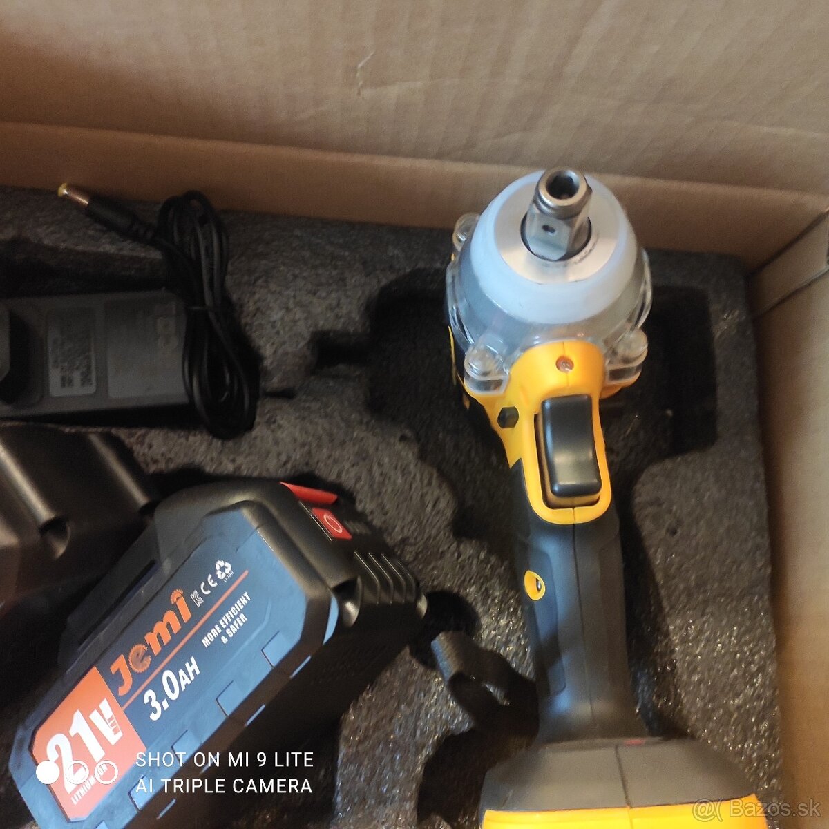 Predám nový akumulátorový rázový uťahovák - 1/2" - 4