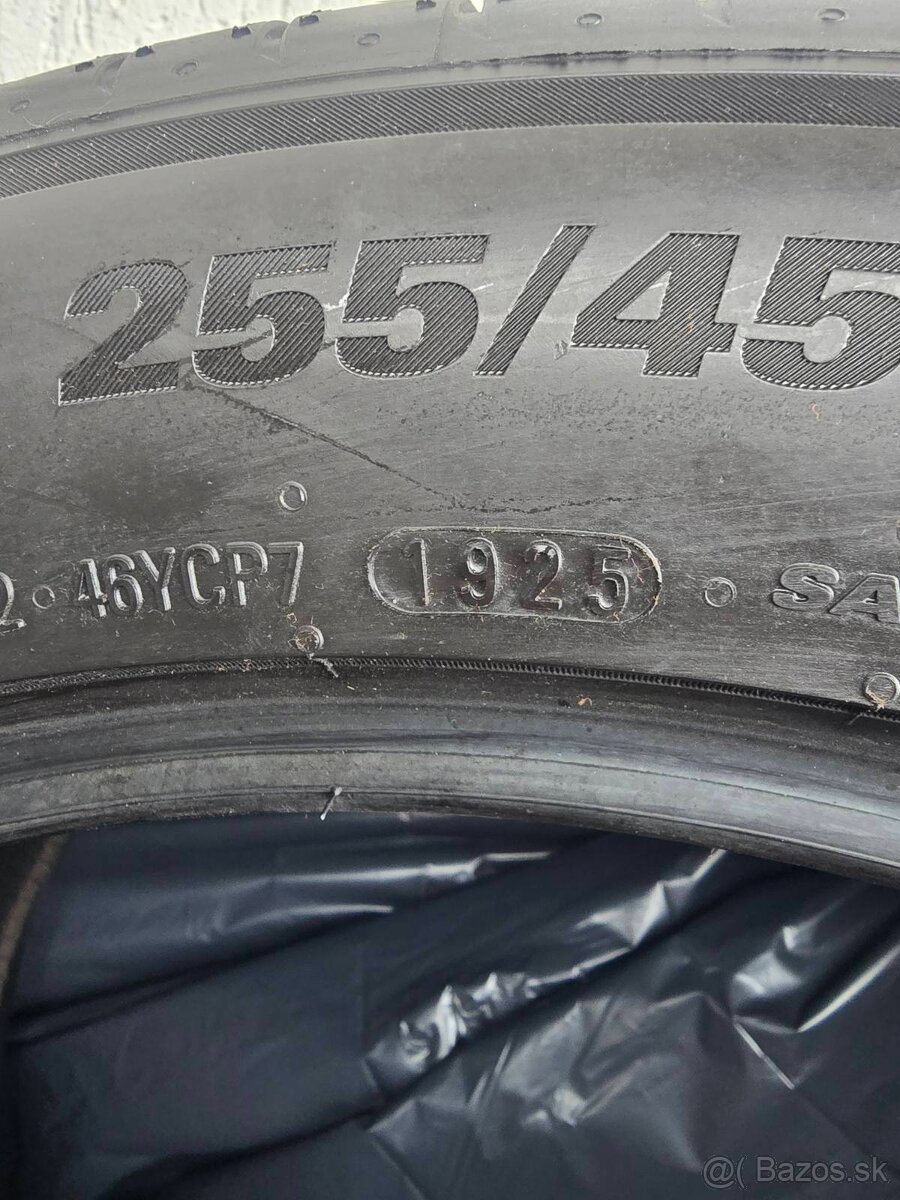 Kumho 255/45 R20 - 4