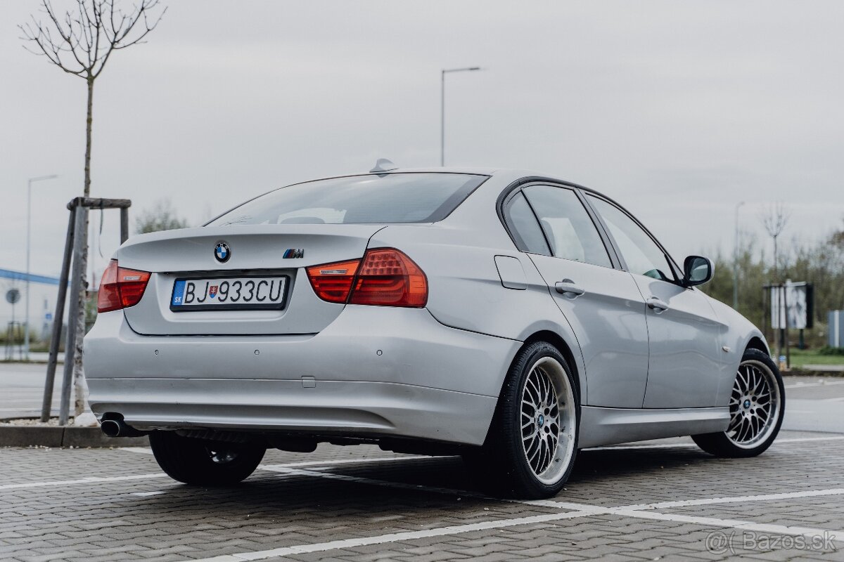 BMW E90 320d– NOVÁ STK/EK – SERVIS - 4