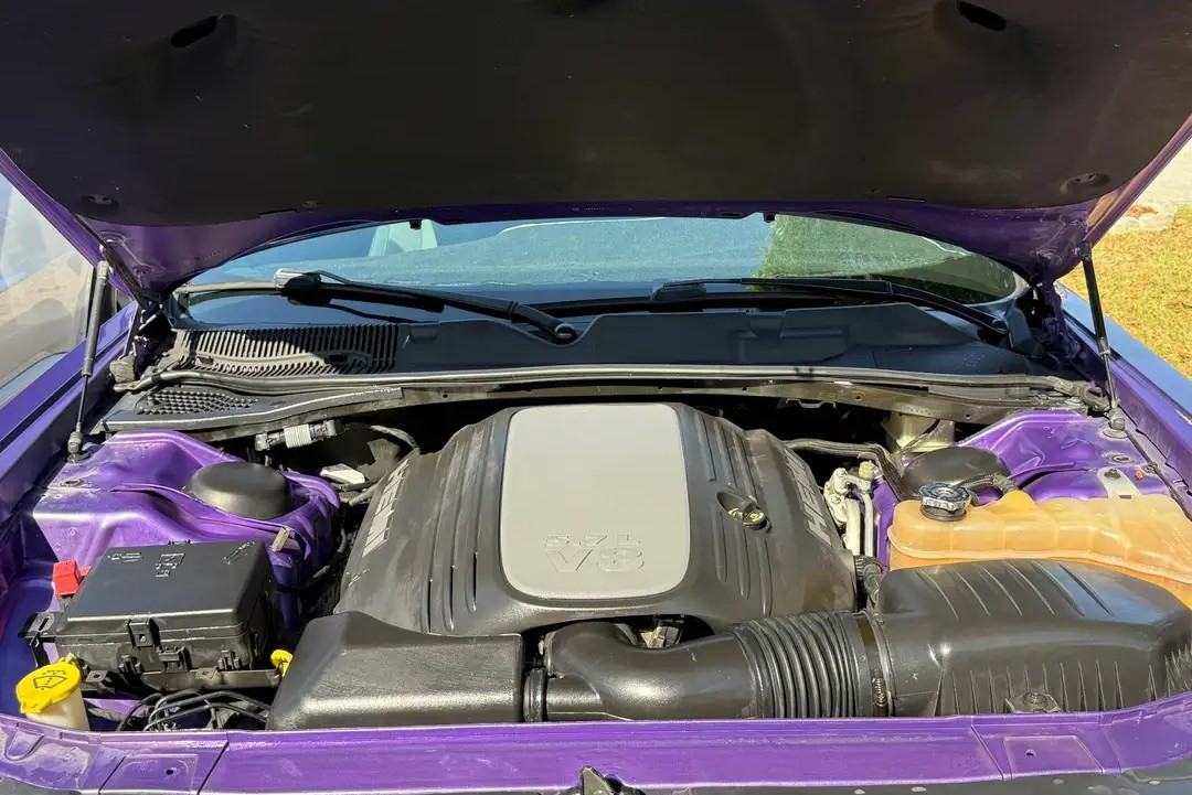 Dodge Challenger V8 - 4